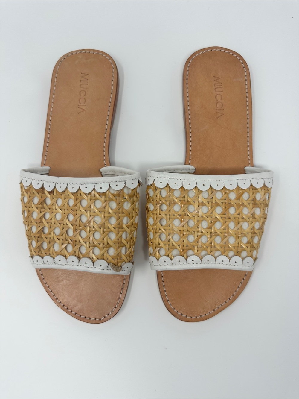 Muccia Studio Woven Straw Rattan Slide Sandals Tan White Size 11.5